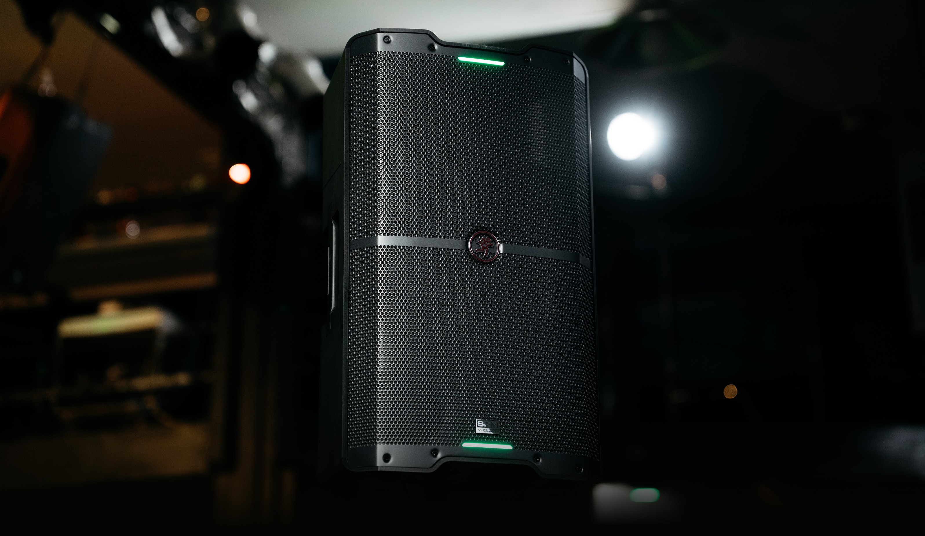 Mackie SRM212 V-Class Review: Monitor de 12 pulgadas con 2000W, Bluetooth y app SRM Connect